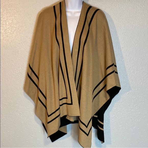 Lauren Ralph Lauren Black and Tan Sweater Wrap - Picture 2 of 6